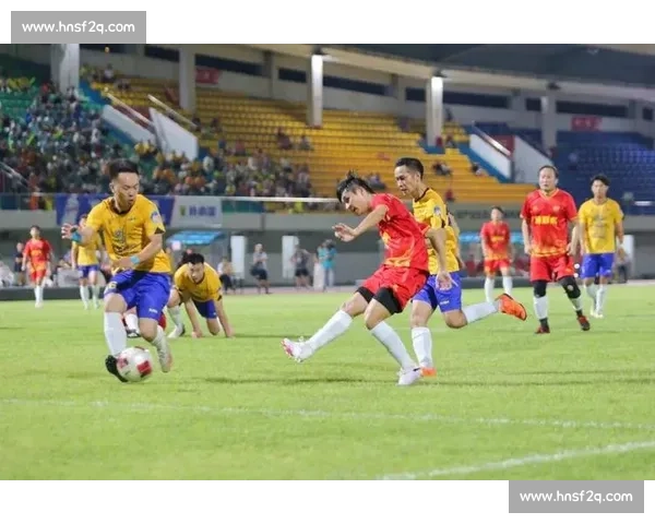 激情燃爆绿茵场,全球顶级足球锦标赛荣耀对决揭秘 激情燃爆绿茵场,全球顶级足球锦标赛荣耀对决揭秘