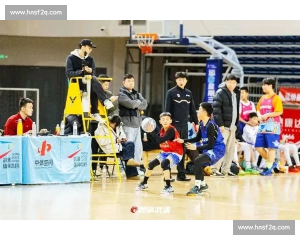 聚焦国家队篮球赛激烈对决 燃情赛场见证顶级球员的荣耀与拼搏 - 副本 - 副本